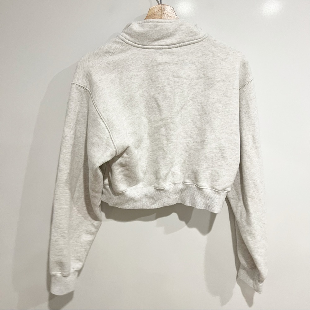 ARITZIA TNA Cropped Cozy Fleece Quarter Zip Sweatshirt Gray - Picture 4 of 7